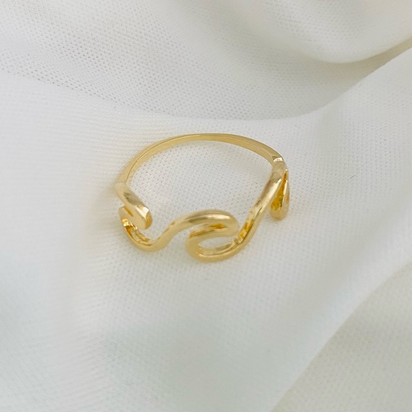 Ocean Wave Ring - Picture 4 of 12